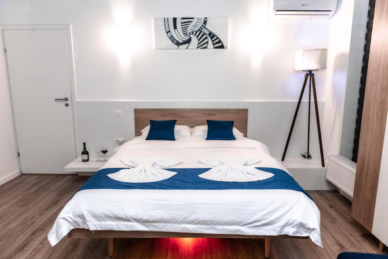 Puzzle Apartaments&Studios Craiova Exterior foto